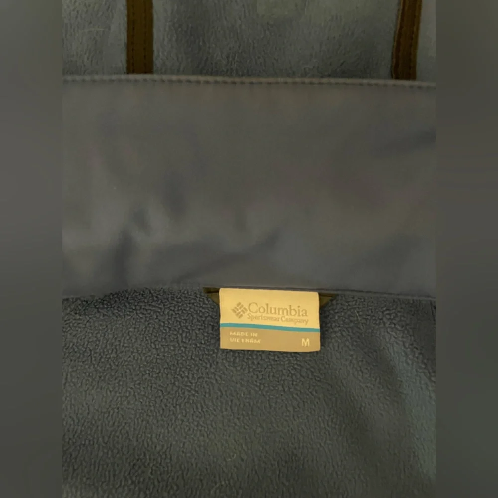 Columbia Shell Jacket - Picture 3 of 3